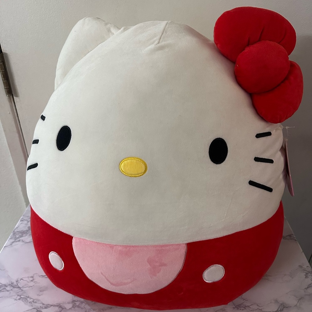 Hello Kitty Squishmallow